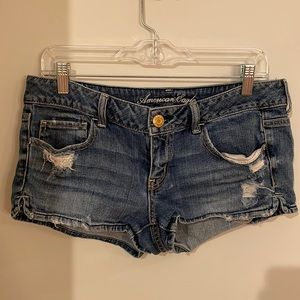 American eagle denim shorts low rise sz 8 distressed UGC.